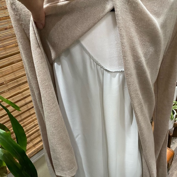 Oatmeal Lightweight Layered Look sweater size L - Picture 4 of 7